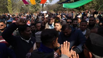 नेतृत्व फेर्नुपर्ने भन्दै कांग्रेस विशेष महाधिवेशनस्थलमा नारावाजी 