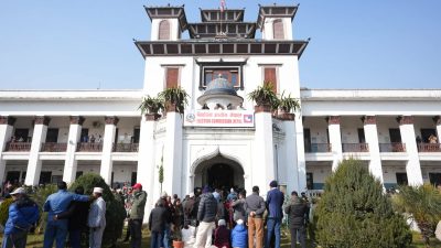 फागुन २१ को चुनावी चटारो : घरदैलोमा नेता, फकाउदै जनता&hellip;