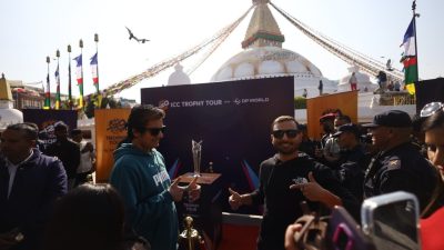 टी – २० विश्वकपको ट्रफी बौद्धमा, फोटो खिच्नेको भीडभाड 